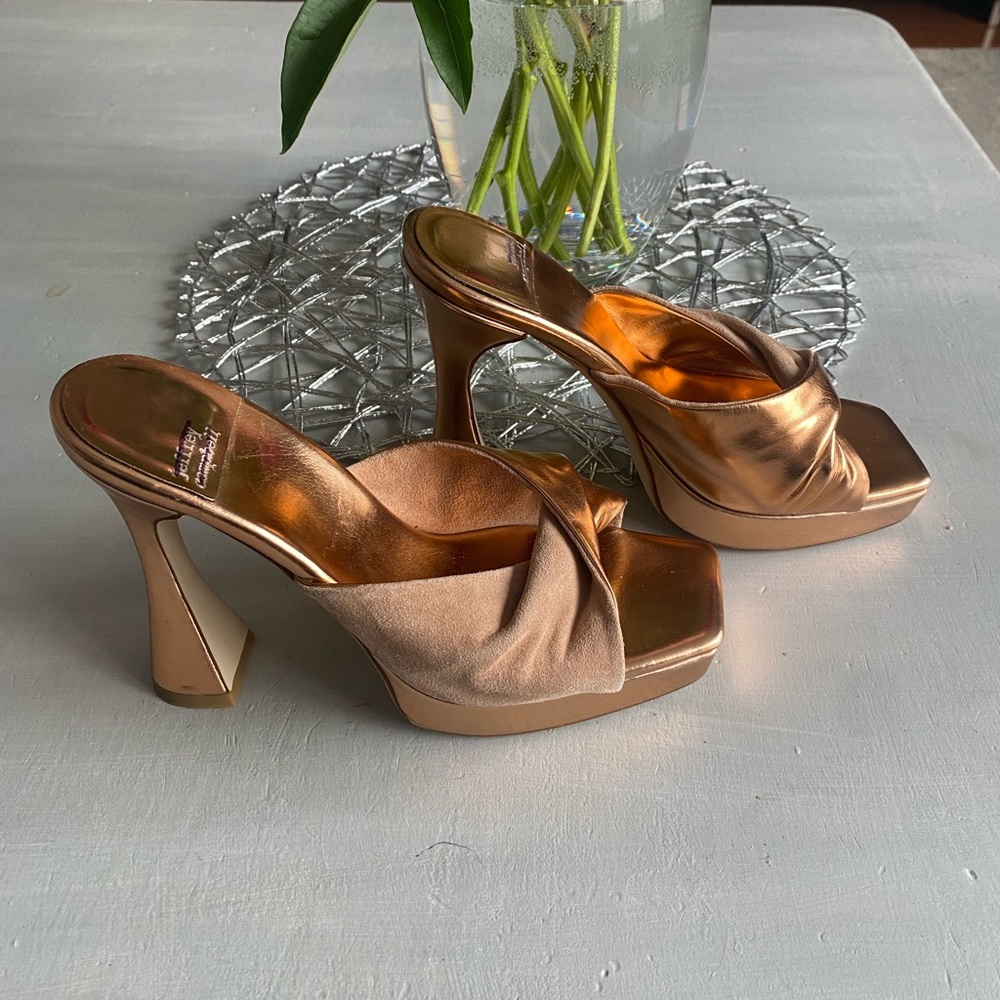 New Jeffrey Campbell Hollyweird in Rose Gold Natural Suede Size 8.5 - Picture 13 of 15
